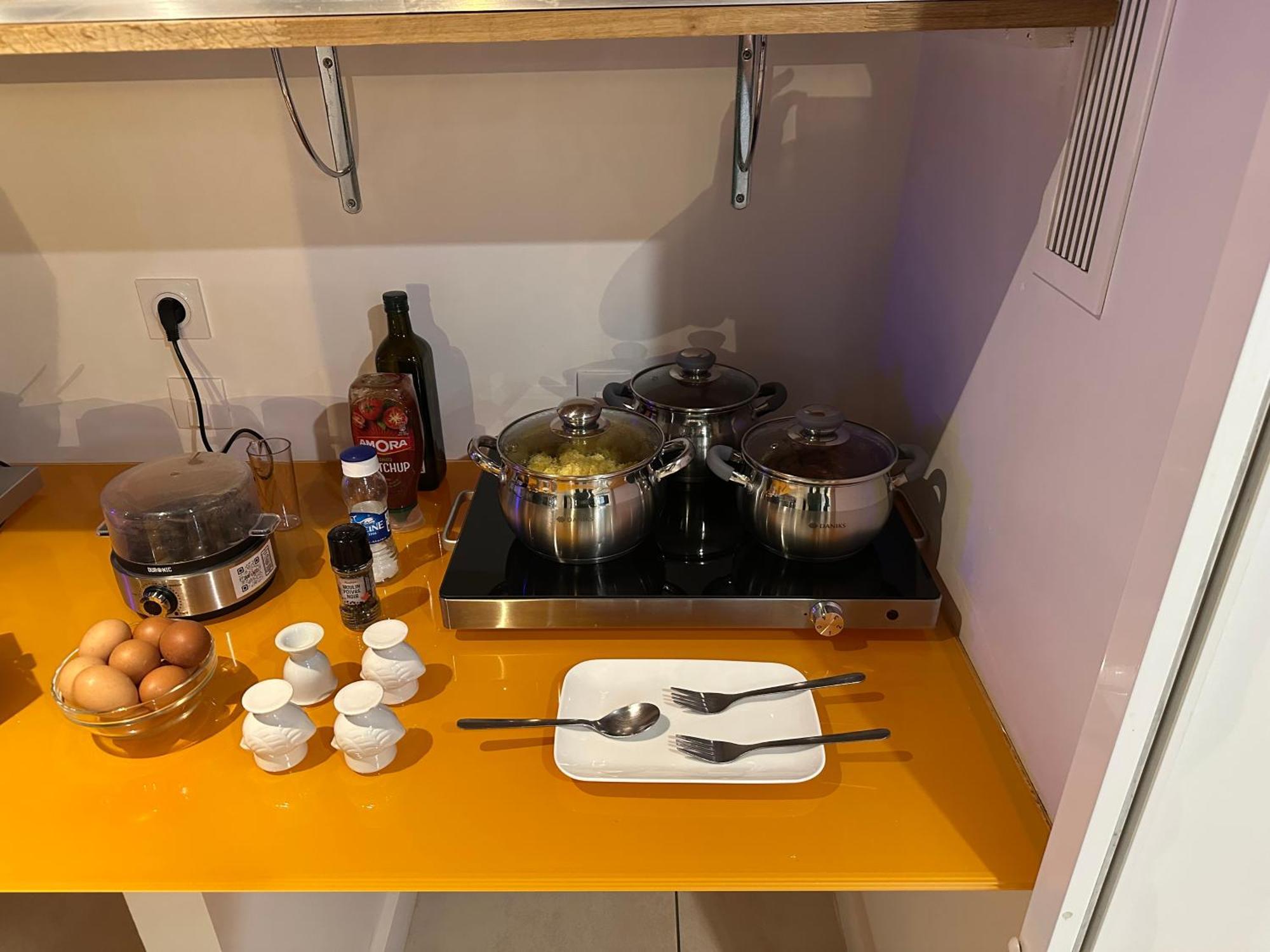 西班牙门布里特酒店*** 佩皮尼昂 外观 照片