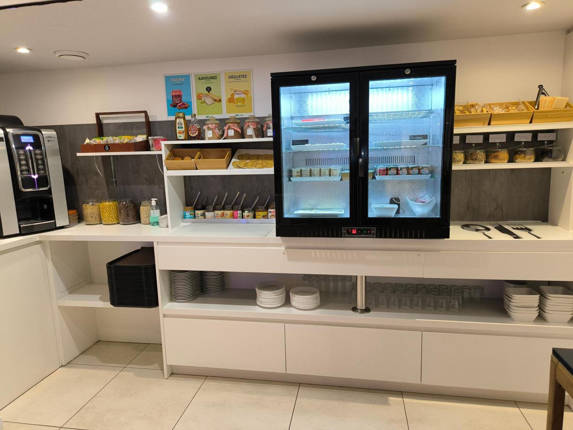 西班牙门布里特酒店*** 佩皮尼昂 外观 照片