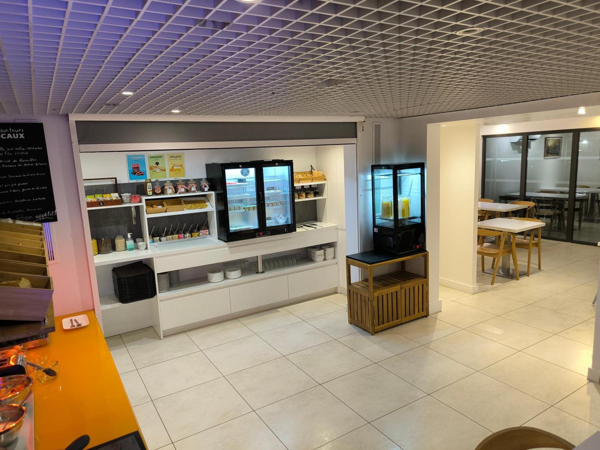 西班牙门布里特酒店*** 佩皮尼昂 外观 照片