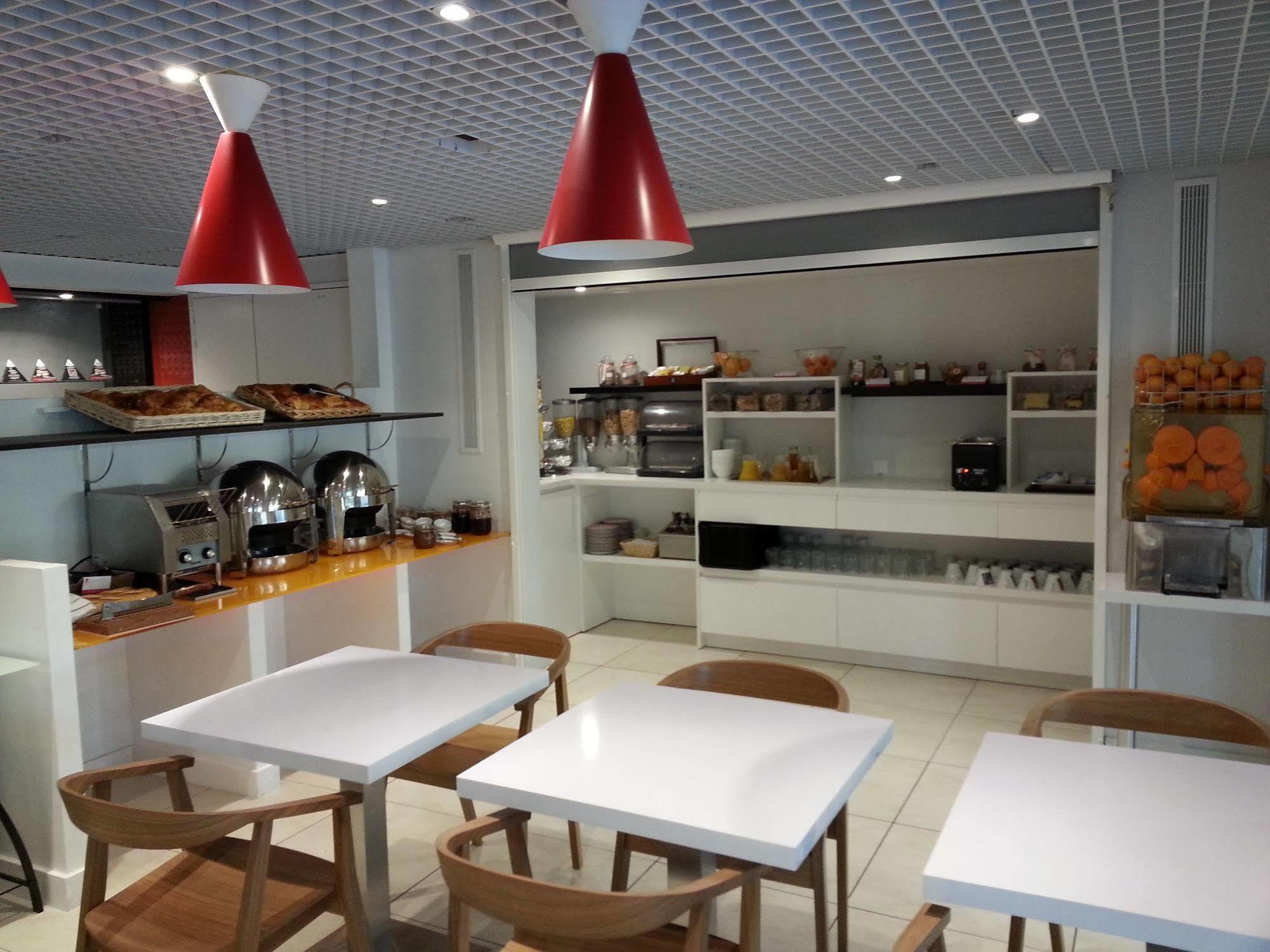 西班牙门布里特酒店*** 佩皮尼昂 外观 照片